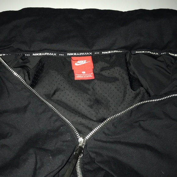 Nike AirMax Light Jacket - Picture 2 of 3